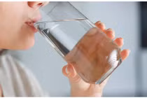 Uống nước mà thấy các dấu hiệu này... cẩn thận gan, thận suy yếu