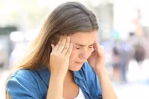 Đau nửa đầu Migraine tiềm ẩn nguy cơ đột quỵ não