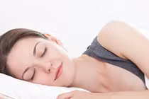 Người huyết áp cao tránh nằm ngửa khi ngủ - Ảnh BSCC