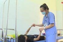 Xuất hiện nhiều trẻ sốt, đau đầu...mắc viêm não, viêm màng não