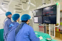 Hút huyết khối và đặt stent cứu sống bệnh nhân nhồi máu cơ tim cấp