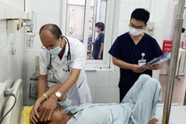 Nhiều người bị vi khuẩn ăn thịt người xâm nhập tận xương, gan, phổi, não...