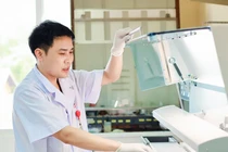 Tình cờ đi khám và phát hiện u tủy thượng thận thể hiếm gặp