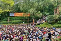 Cách phòng tránh say nắng, say nóng khi tham gia Lễ hội Đền Hùng