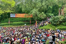 Cách phòng tránh say nắng, say nóng khi tham gia Lễ hội Đền Hùng