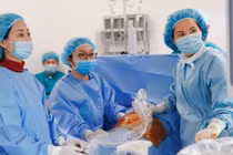 Truyền ối trong thai kỳ, cứu sống thai nhi bị bó chặt trong tử cung