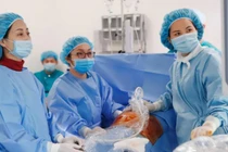 Truyền ối trong thai kỳ, cứu sống thai nhi bị bó chặt trong tử cung