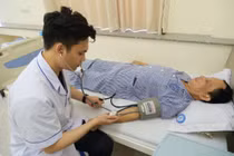 Khàn tiếng kéo dài không ngờ polyp dây thanh