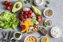 Bác sĩ chỉ cách ăn tối để ngủ ngon, sống thọ