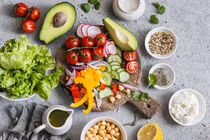 Bác sĩ chỉ cách ăn tối để ngủ ngon, sống thọ