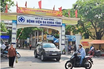 Ăn tiết canh dê trong đám cưới, 1 người tử vong, nhiều người nhập viện