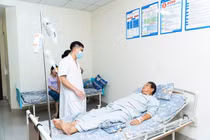 Đau bụng sau ăn mít phải cắt bỏ túi mật do viêm túi mật cấp