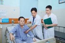 Những giây phút “nghẹt thở” cứu sống bệnh nhân choáng ngất 