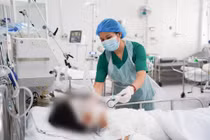 Cùng lúc tiếp nhận 3 trẻ đa chấn thương, phỏng nghiêm trọng do pháo nổ 