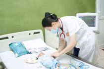 Cứu sống bé sơ sinh bị bệnh tim bẩm sinh từ trong thai kỳ