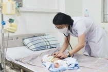 Cứu trẻ sinh non 33 tuần tuổi suy hô hấp, rối loạn đông máu nguy kịch