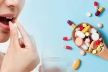 Tự làm sạch đại tràng chữa táo bón, quý ông nguy kịch tắc ruột