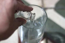 Đầu độc người khác bằng xyanua bị kết án tội gì?