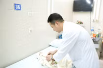 “Tiền mất, tật mang” vì chữa thoát vị bẹn bằng thuốc