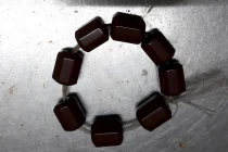 Ngậm vòng đá chữa bệnh, cụ bà 68 tuổi ngủ quên nuốt vào dạ dày