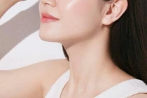 Dùng AHA thực chất là dùng acid hữu cơ để tẩy da chết - Ảnh minh hoạ