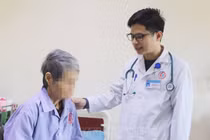 Đặt stent mạch vành cấp cứu cho 2 người bệnh gần 100 tuổi