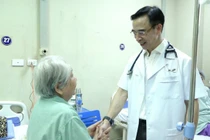GS.TS Nguyễn Quang Tuấn muốn giúp bệnh nhân bằng kiến thức và kinh nghiệm của mình