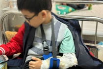 Liên tiếp hơn 20 ca trẻ bị tai nạn do xe điện, nhiều ca tự ngã