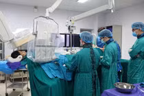 Người phụ nữ hết đau thắt ngực nhờ kỹ thuật can thiệp mạch vành phức tạp