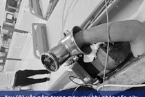 Đưa cả bàn tay trong máy xay thịt đi cấp cứu