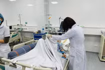 Uống thuốc nam điều trị viêm gan B, người đàn ông hôn mê gan