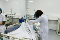 Uống thuốc nam điều trị viêm gan B, người đàn ông hôn mê gan