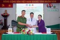 Bé 14 tuổi bị mẹ đem đi bán dâm: Phối hợp để bảo vệ trẻ em