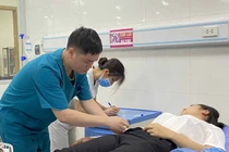 Bộ Y tế chỉ đạo khẩn vụ 300 công nhân đi viện điều trị ngộ độc