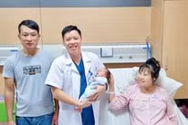 52 tuổi, suy buồng trứng lần đầu được làm mẹ