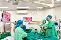 Kỹ thuật mới đặt lưỡi treo tử cung lên thành bụng trị sa sinh dục