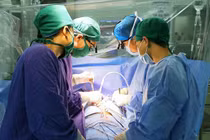 Thay van tim ngay tại tuyến tỉnh, “hồi sinh” nhiều trái tim nguy kịch
