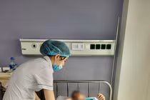 Bác sĩ mách cách tránh biến chứng sau cắt bao quy đầu