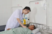 Tiểu nhiều, tức ngực... dấu hiệu suy thận?