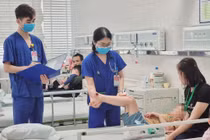 7 tuổi bất ngờ liệt tứ chi, không ngờ nhồi máu não cực hiếm gặp