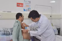 Cắt kén khí phổi lớn cho bệnh nhân cao tuổi mắc phổi tắc nghẽn mạn tính