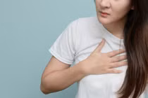 Bác sĩ chỉ rõ nguyên nhân gây ngực căng đau, tức và những rủi ro 