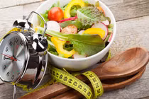 Bác sĩ mách cách ăn tối để sống khỏe hơn mỗi ngày