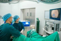 Bóc u tiền liệt tuyến bằng laser cứu cụ ông ngừng tim sau cắt tinh hoàn