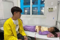 Cứu sống trẻ đi xe đạp bị vật nhọn đâm vỡ lách đe dọa tử vong