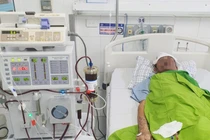 Tê liệt toàn thân vì viêm đa dây thần kinh cấp tính