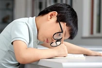 Đề xuất người dưới 18 tuổi bị cận, viễn thị được BHYT chi trả