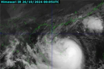 Bão Trà Mi diễn biến phức tạp, đang hướng vào vùng biển các tỉnh miền Trung