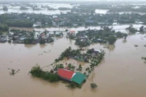 Sau mưa lớn, nhiều nơi tại Quảng Ngãi bị ngập sâu