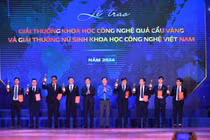 Tuyên dương 10 tài năng trẻ và 20 nữ sinh viên xuất sắc 